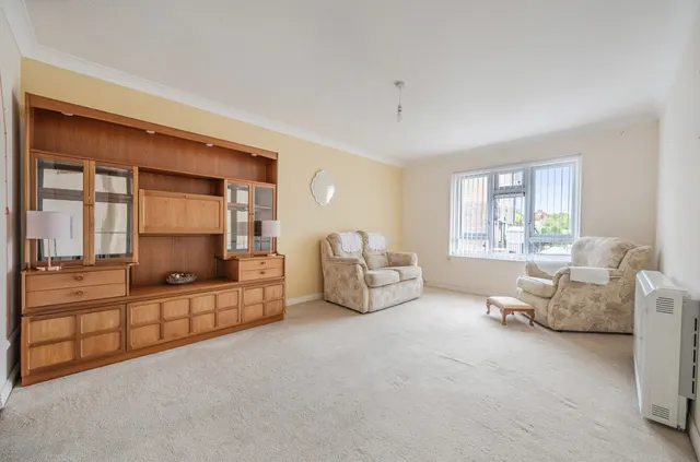 Worplesdon Road, Guildford, GU2, photo 2