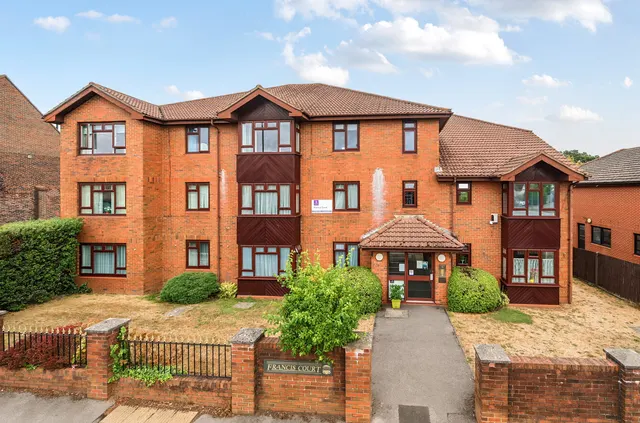 Worplesdon Road, Guildford, GU2, photo 1