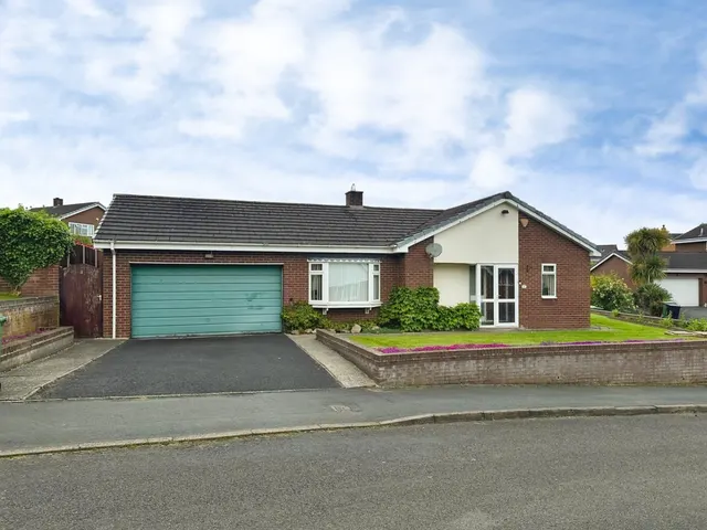College Lane, College Lane, Wellington TF1 3DH, photo 1