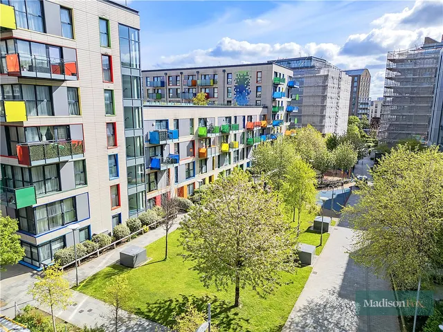 Waterside Way, London, N17, photo 1