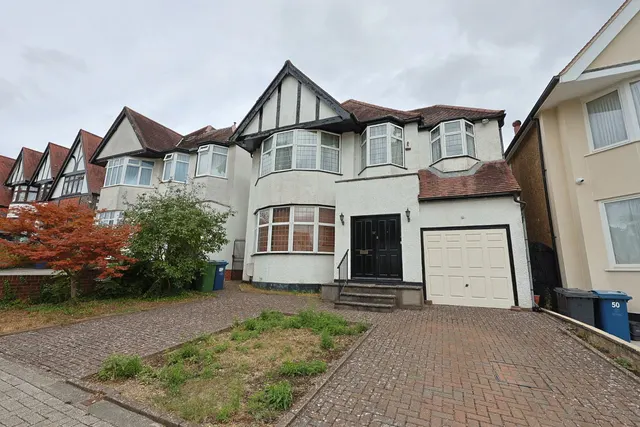 Lake View, Edgware, photo 1
