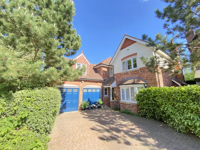 Harrow Close, Regents Park, SK9, photo 1
