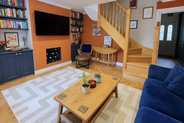 Stoughton Road, Guildford, GU2, photo 2