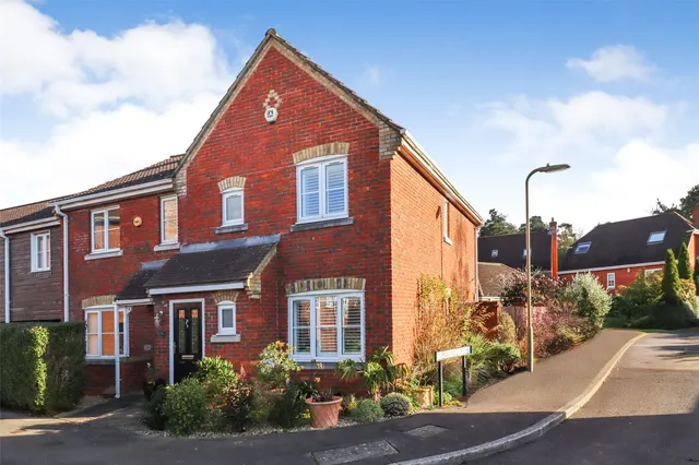 Turgis Road, Fleet, Hampshire, GU51 1EJ, photo 1