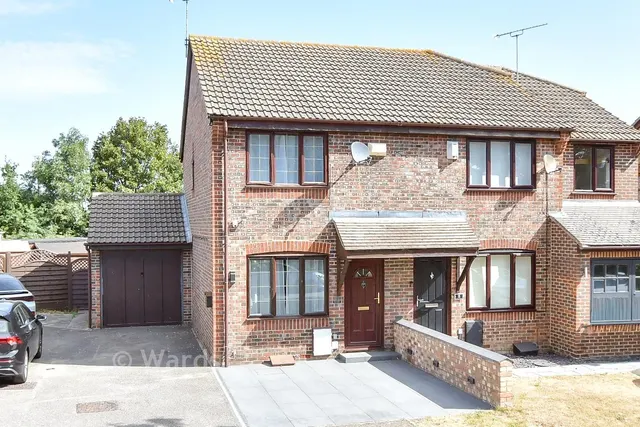 School Crescent, Godshill, DA1, photo 1