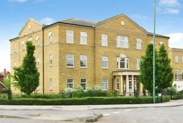 Chadwick Place, Long Ditton, Surrey, KT6, photo 1