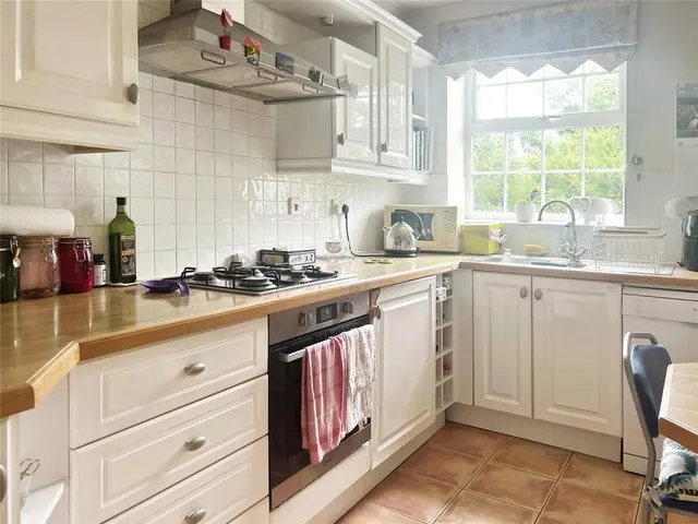Photo 3 — Chadwick Place, Long Ditton, Surrey, KT6