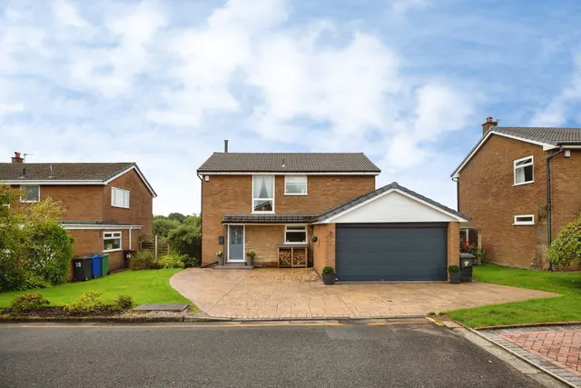 Sabden Close, Bury, BL9, photo 1