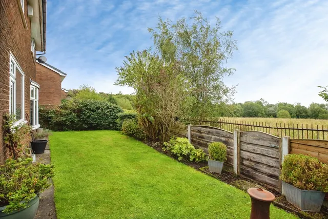 Sabden Close, Bury, BL9, photo 3