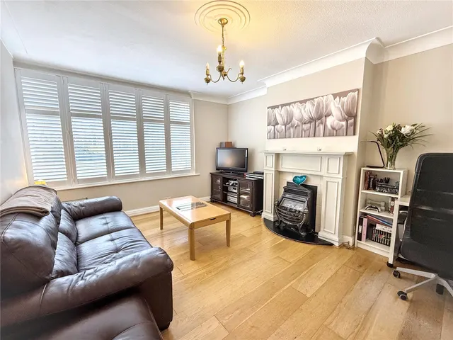 Photo 2 — Woodfall Avenue, Barnet, Hertfordshire, EN5 2HA