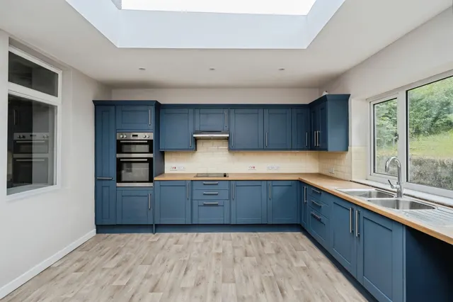 Penywern Road, Swansea, SA9, photo 2