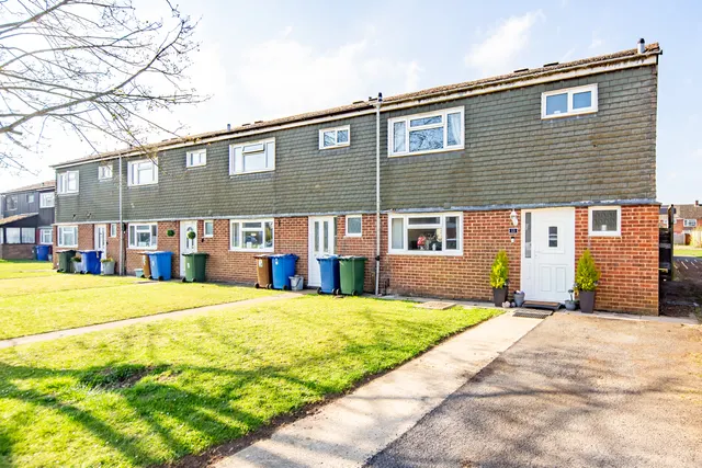 Blenheim Drive, Bicester, photo 1