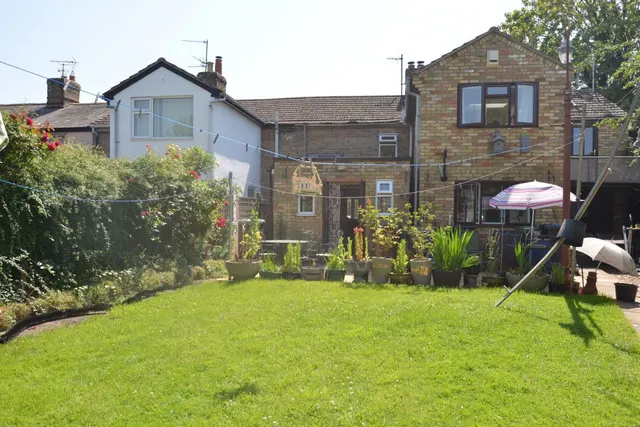 2 bedroom house, Hitchin Road, Henlow, SG16