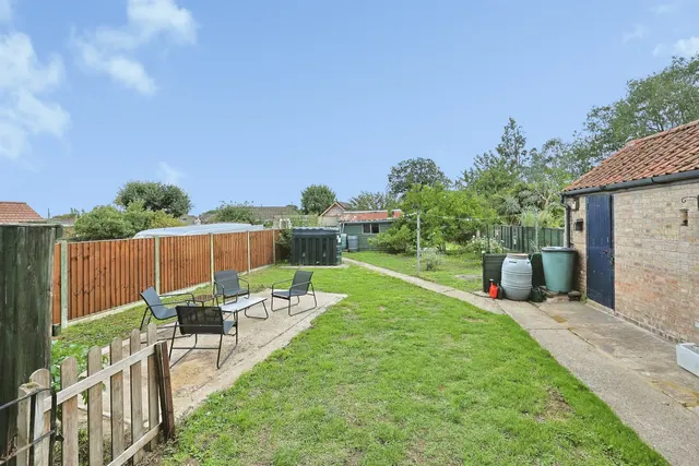 Photo 2 — Pages Lane, Saham Toney, THETFORD