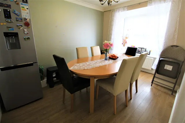 Photo 3 — Advice Avenue, Grays, Essex, RM16 6QN