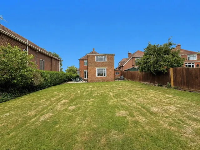 Photo 2 — Lynmoor Road, Weymouth, DT4 7TW