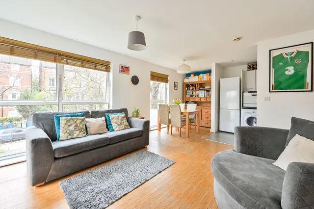 Flat 6, Caledonian Court, Highwood Close, London, photo 1