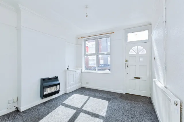 Photo 2 — Willow Brook Road, Leicester