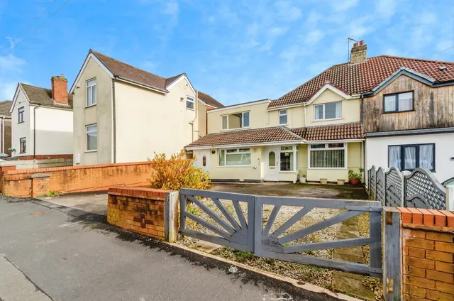 Pye Green Road, Hednesford, Cannock, Staffordshire, WS12, photo 1