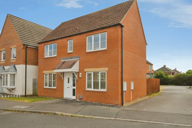 Pavillion Gardens, North Hykeham, LN6, photo 1