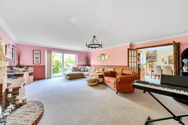 Photo 3 — Arundel Road, Cliffsend, Ramsgate, CT12 5DZ