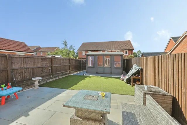 Velvet Close, Wymondham, NR18, photo 1