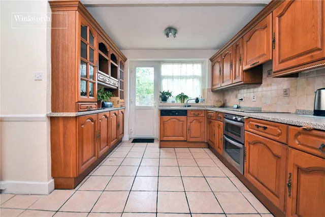 Langley Avenue, Worcester Park, KT4, photo 3