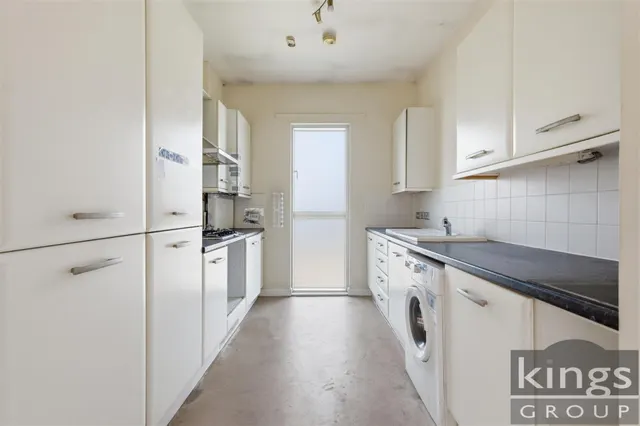 Seven Sisters Road, London, N15, photo 3