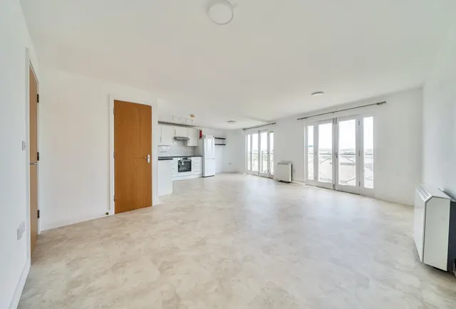 Photo 2 — Waterloo Road, Bristol, BS2 0PL