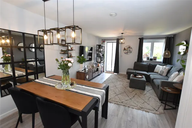 Photo 2 — Nightjar Close, Farnborough, GU14 9GB