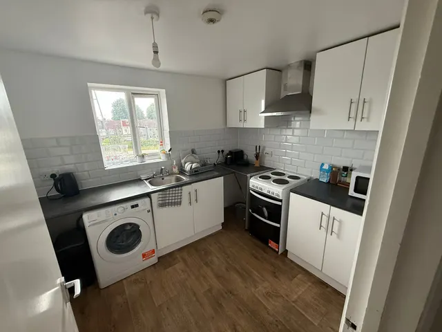 Photo 2 — Greenslade Road, Barking, IG11 9XE