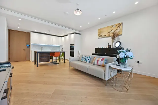 Wood Crescent, Television Centre, White City, London, W12 7GS, photo 1