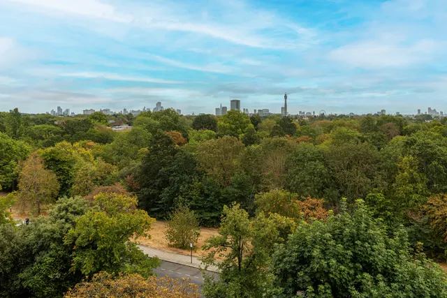 Prince Albert Road, St John's Wood, London, photo 1