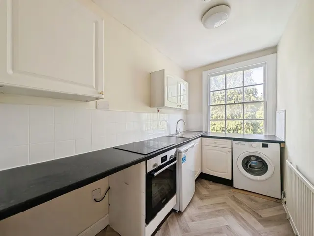 Photo 3 — Albion Terrace, Bath