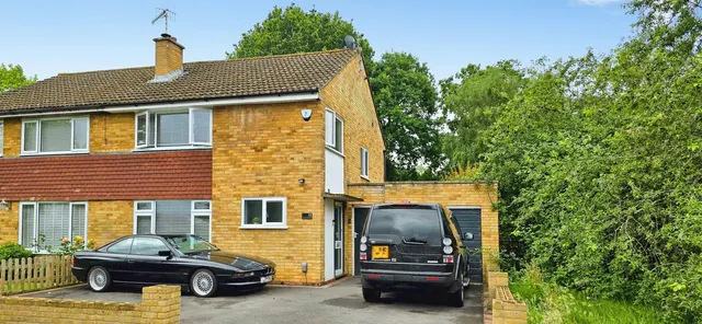 Cedar Crescent, Tonbridge, photo 1