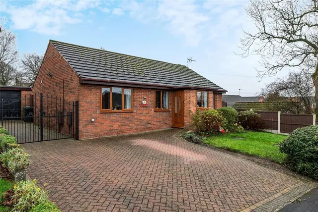 Dale Park Avenue, Kilburn, DE56, photo 1