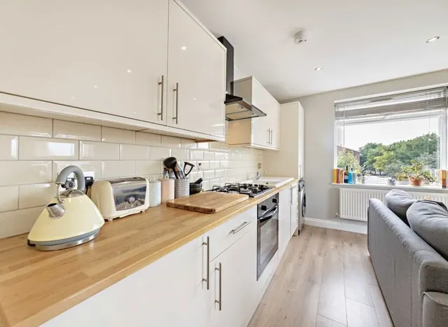 Photo 2 — Hamilton Road, Wimbledon, SW19