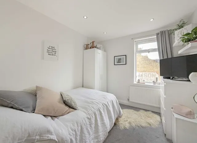 Photo 3 — Hamilton Road, Wimbledon, SW19