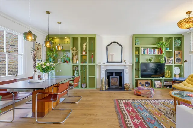 Sisters Avenue, London, SW11, photo 1
