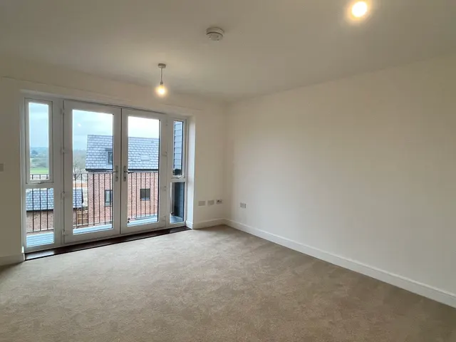 Photo 3 — Harvest Hill, Maidenhead SL6 2QP
