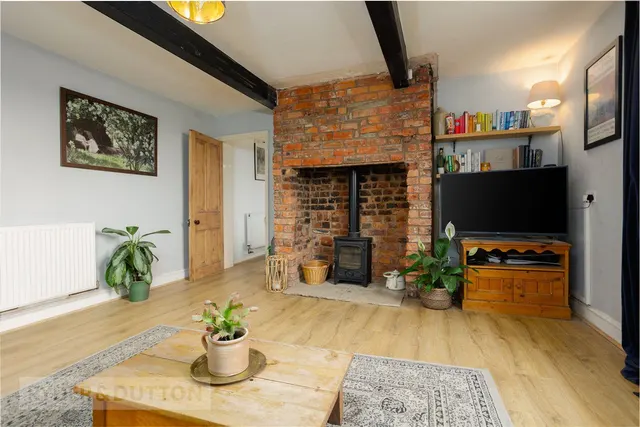 Acres, Chadderton, OL1, photo 2
