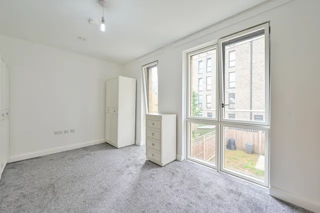 Photo 2 — 20 Rodney Place, LONDON