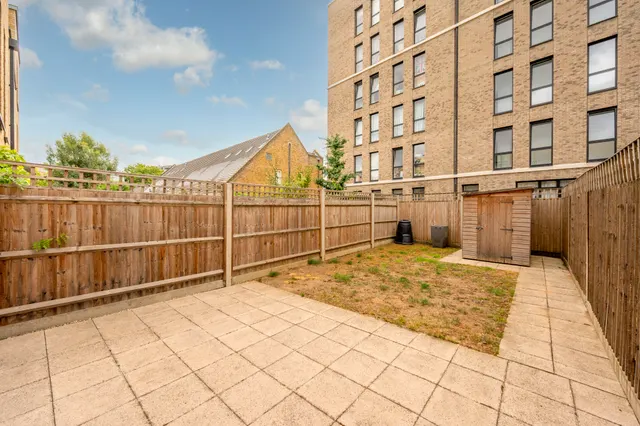 Photo 3 — 20 Rodney Place, LONDON