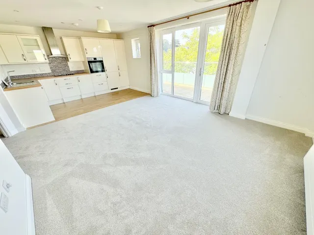 Parkstone Road, BH15, photo 3