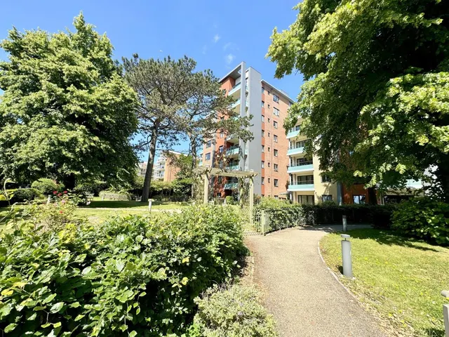 Parkstone Road, BH15, photo 1