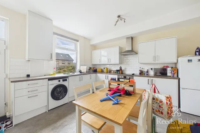 Photo 2 — Oakwood Drive, Rothwell, West Yorkshire, LS26