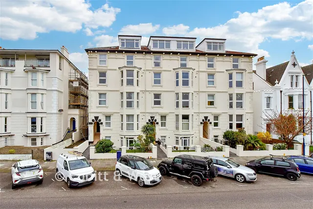 Clarence Parade, Southsea, PO5, photo 1