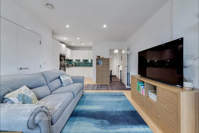 Westferry Road, London, E14, photo 3