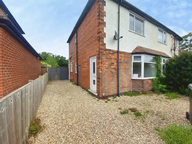 Beeston Road, Newark, Notts, photo 1