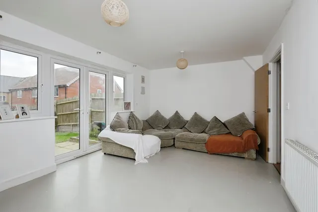 Millstone Drive, Hailsham, BN27, photo 2